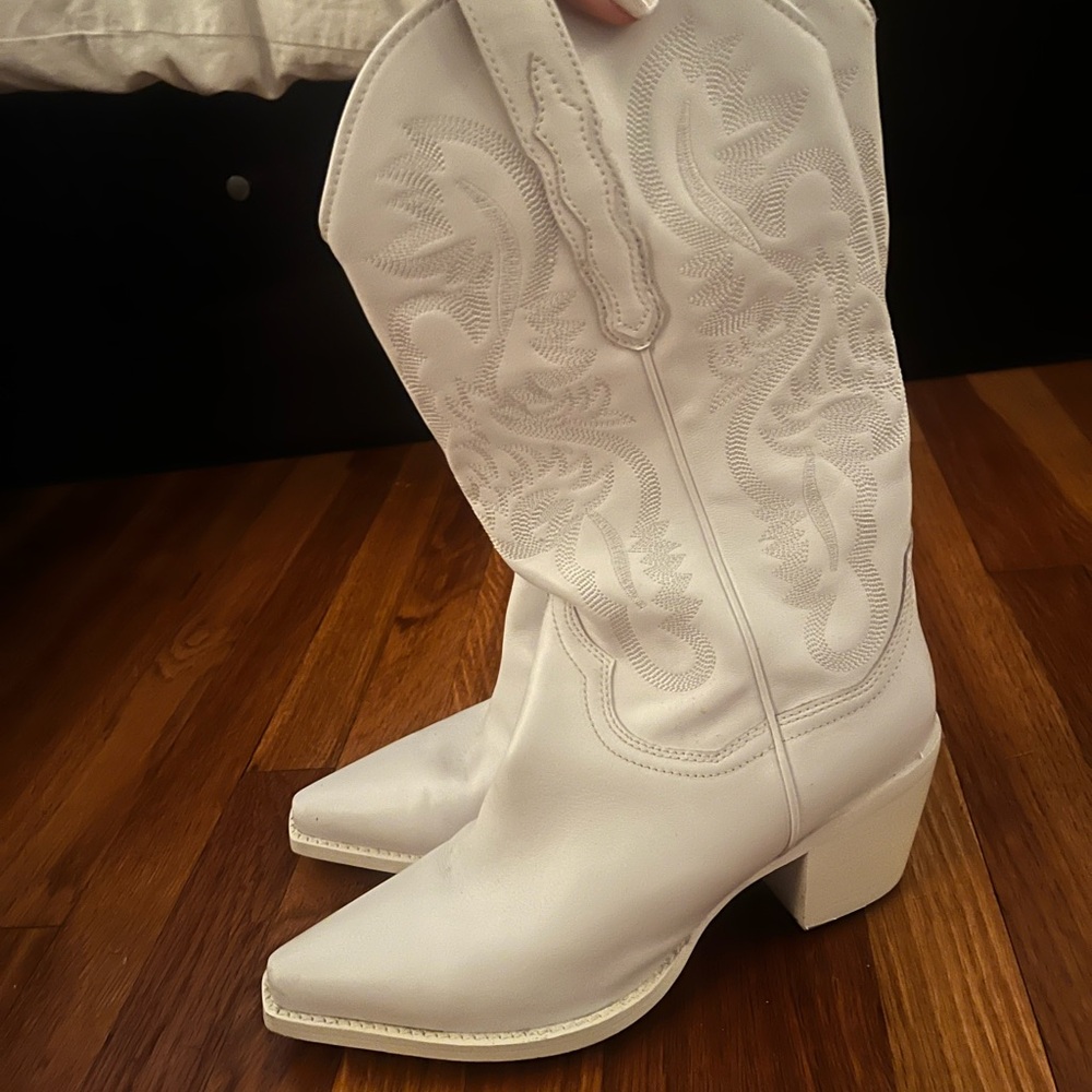 Worn once! White Jeffery campbell cowgirl boots